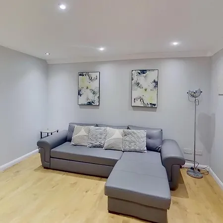 Grand 2 Bed Apartment