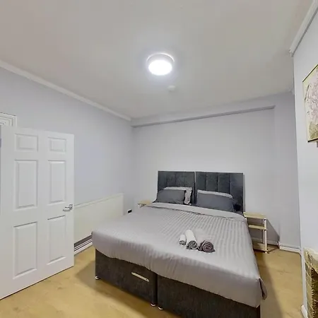 Grand 2 Bed *