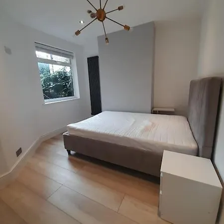 Cosy -2 Bed