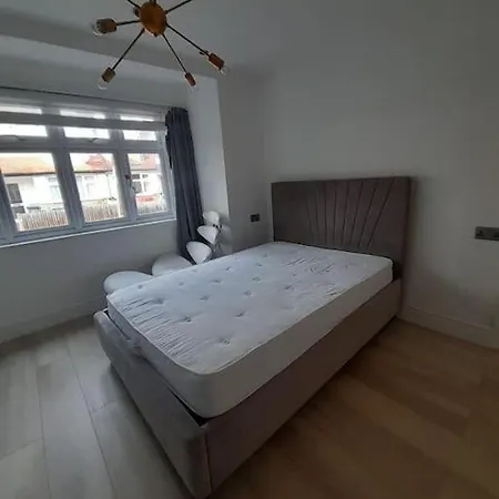 Apartment Cosy -2 Bed London