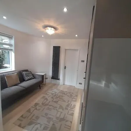 Cosy -2 Bed *