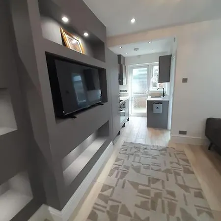 Cosy -2 Bed Apartment