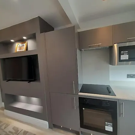 Cosy -2 Bed * London