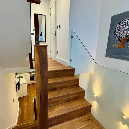 Hyde Park Luxury 2 Bed 2 Bath House *