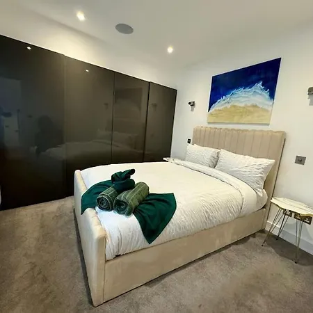 Hyde Park Luxury 2 Bed 2 Bath House