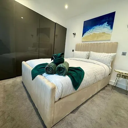 Hyde Park Luxury 2 Bed 2 Bath House London