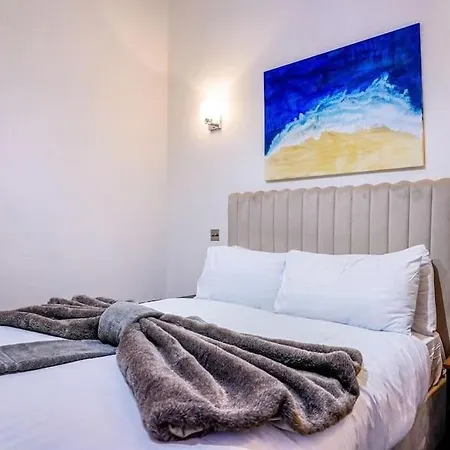Hyde Park Luxury 2 Bed 2 Bath House