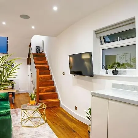 Hyde Park Luxury 2 Bed 2 Bath House Apartment