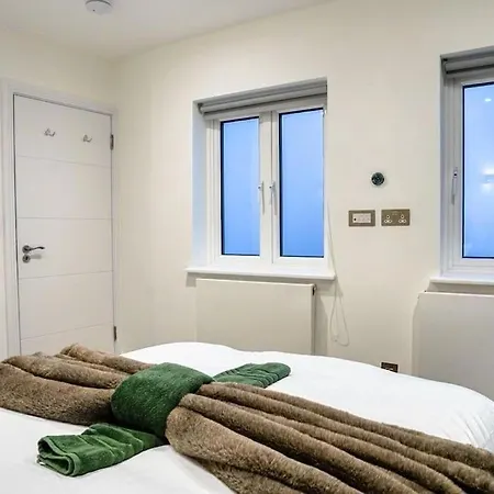 Hyde Park Luxury 2 Bed 2 Bath House *