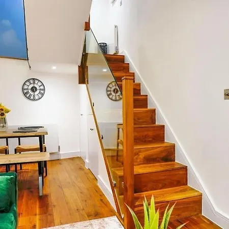 Hyde Park Luxury 2 Bed 2 Bath House