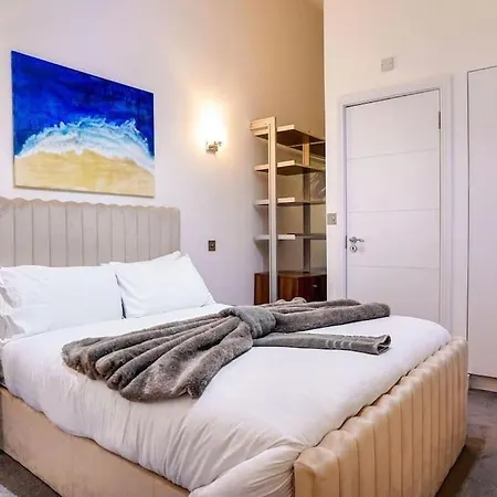 Hyde Park Luxury 2 Bed 2 Bath House Apartment *