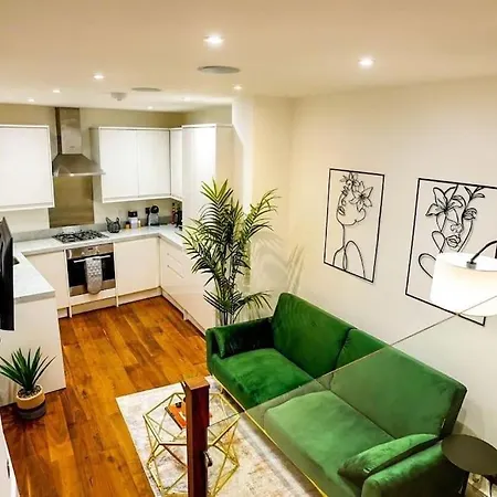 Hyde Park Luxury 2 Bed 2 Bath House Apartment *
