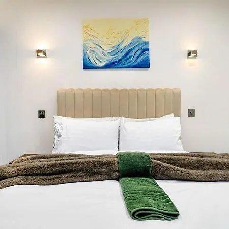 Hyde Park Luxury 2 Bed 2 Bath House Apartment London