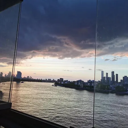 Homestay In Flat With Stunning Thames River View