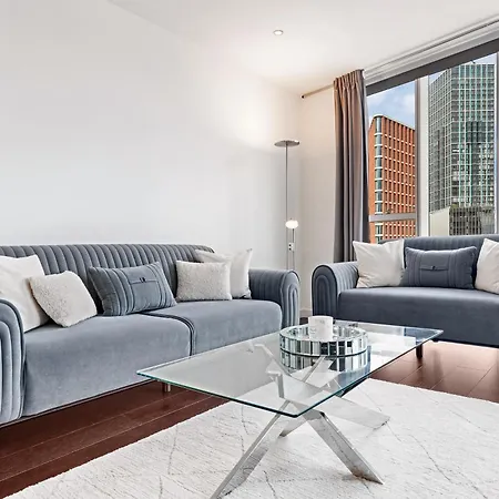 18th Floor Luxury 2 Bedroom, 2 Bathroom Sky View With Rooftop Access & Gym! Unbeatable Experience & Extreme Value! *