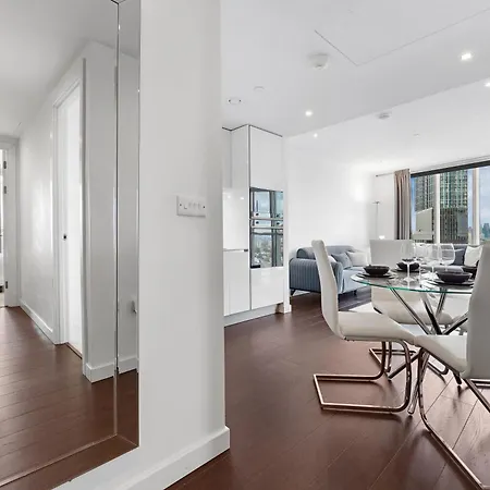 18th Floor Luxury 2 Bedroom, 2 Bathroom Sky View With Rooftop Access & Gym! Unbeatable Experience & Extreme Value! * London