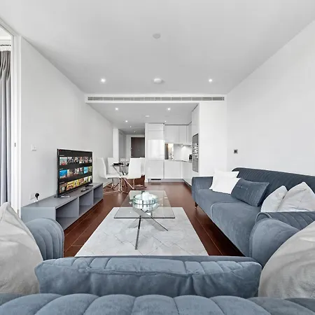 18th Floor Luxury 2 Bedroom, 2 Bathroom Sky View With Rooftop Access & Gym! Unbeatable Experience & Extreme Value! *