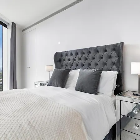 18th Floor Luxury 2 Bedroom, 2 Bathroom Sky View With Rooftop Access & Gym! Unbeatable Experience & Extreme Value! *