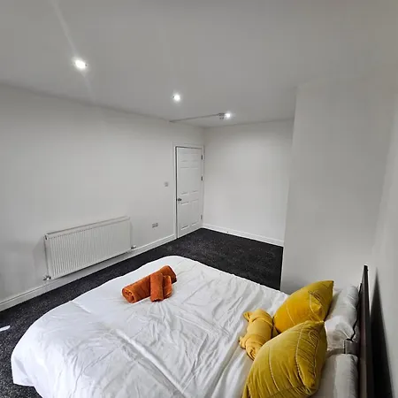 2br Near Canning Town Stn Balcony Location