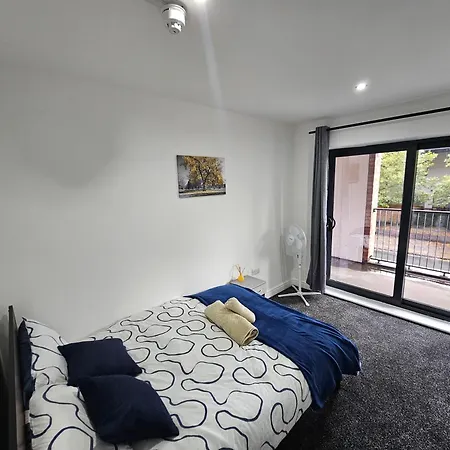 2br Near Canning Town Stn Balcony Location Apartment *
