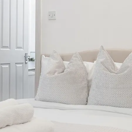 Apartment Charming Oxford Street Away London