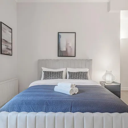 Apartment Charming Oxford Street Away London
