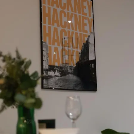 Apartment Cosy 2 Bed Hackney Sleeps 8 *