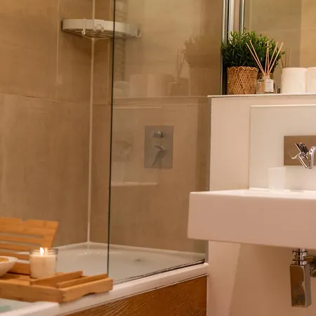 Cosy 2 Bed Hackney Sleeps 8