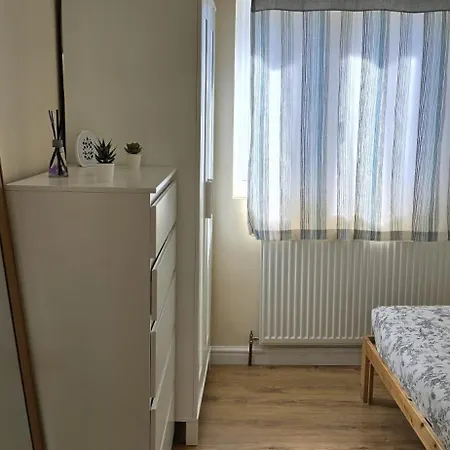 Private Near Hither Station Hostel London