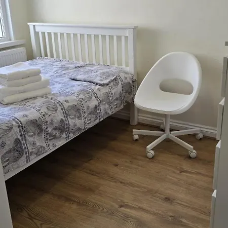 Private Near Hither Station Hostel