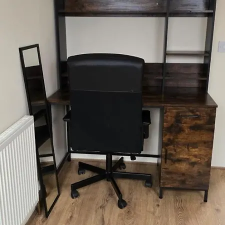 Hostel Private Near Hither Station London