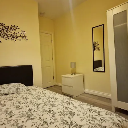 Private Near Hither Station Hostel London