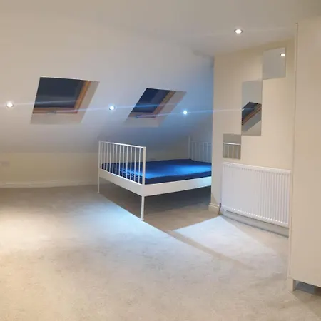 Private Near Hither Station Hostel