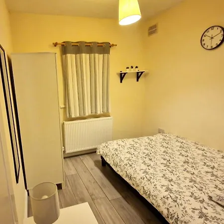 Hostel Private Near Hither Station *