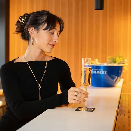 Radisson Blu Hotel, Leicester Square - Formerly Hampshire Hotel London