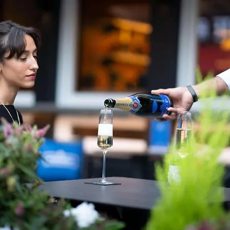 Radisson Blu Hotel, Leicester Square - Formerly Hampshire 5* Londyn