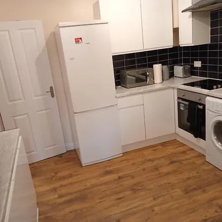 London Deluxe Four Bedroom House