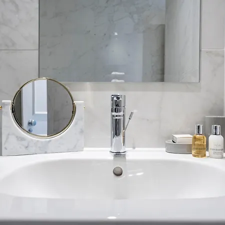 3 Sloane Gardens Aparthotel 2*