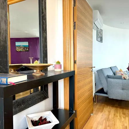 Chic 1 Bedroom By Wild