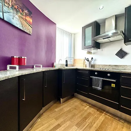 Chic 1 Bedroom By Wild Apartment *