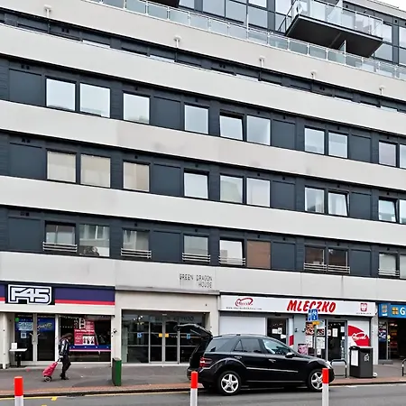 Luxury 2 Bedroom In With Free Parking *