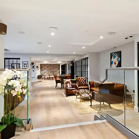Luxury 2 Bedroom In With Free Parking * Croydon
