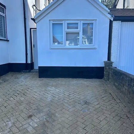 Cosy - Away From * Carshalton