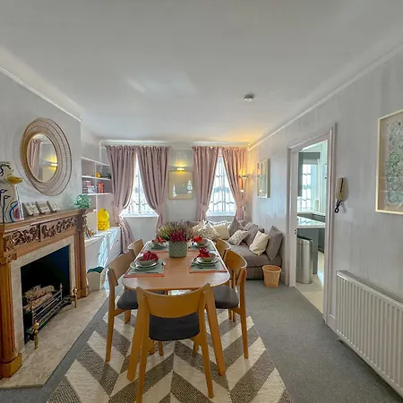 Culross Residences Apartment *