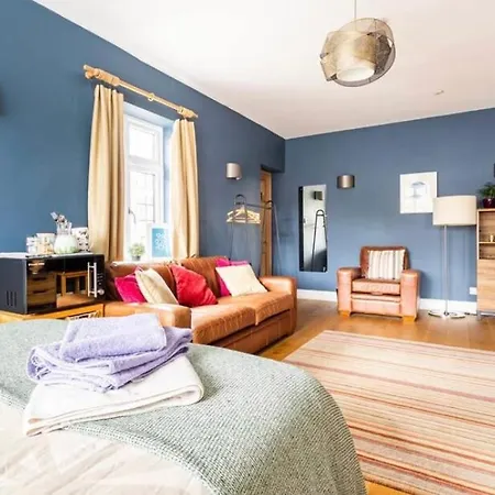 Kingswood Guest house *