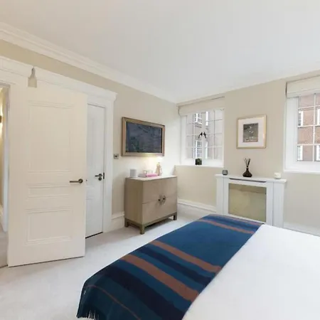 Apartment Chelsea Manor Retreat With 2 Bedrooms