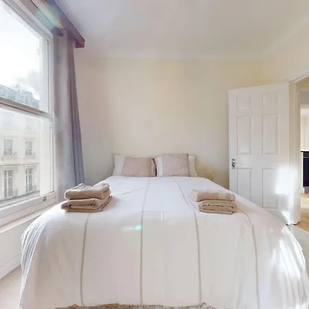Charming And Bright Flat In Paddington! * London