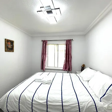 Two Bedrooms Newly Refurbished Flat In Hendon Central * Edgware