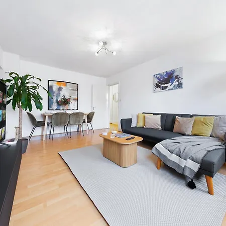 Kensington High Street - Serviced * London