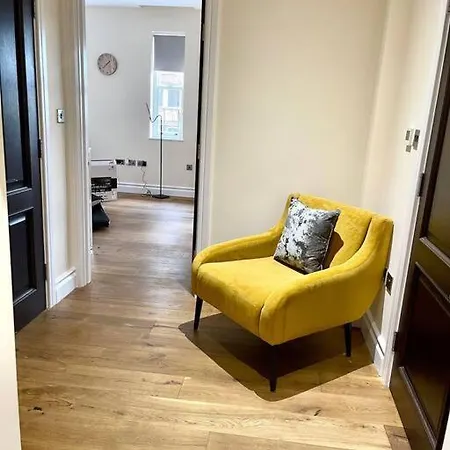 Lovelystudio In Kensington *